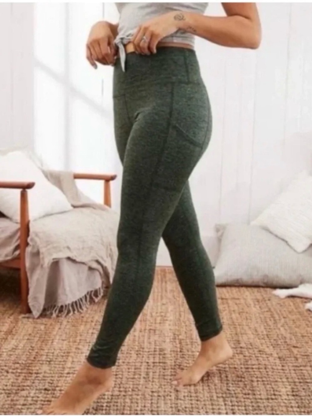 aerie High-Waist Pocket Leggings in Olive